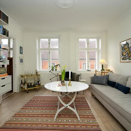 With Soul And Charm On Norrebro קופנהגן
